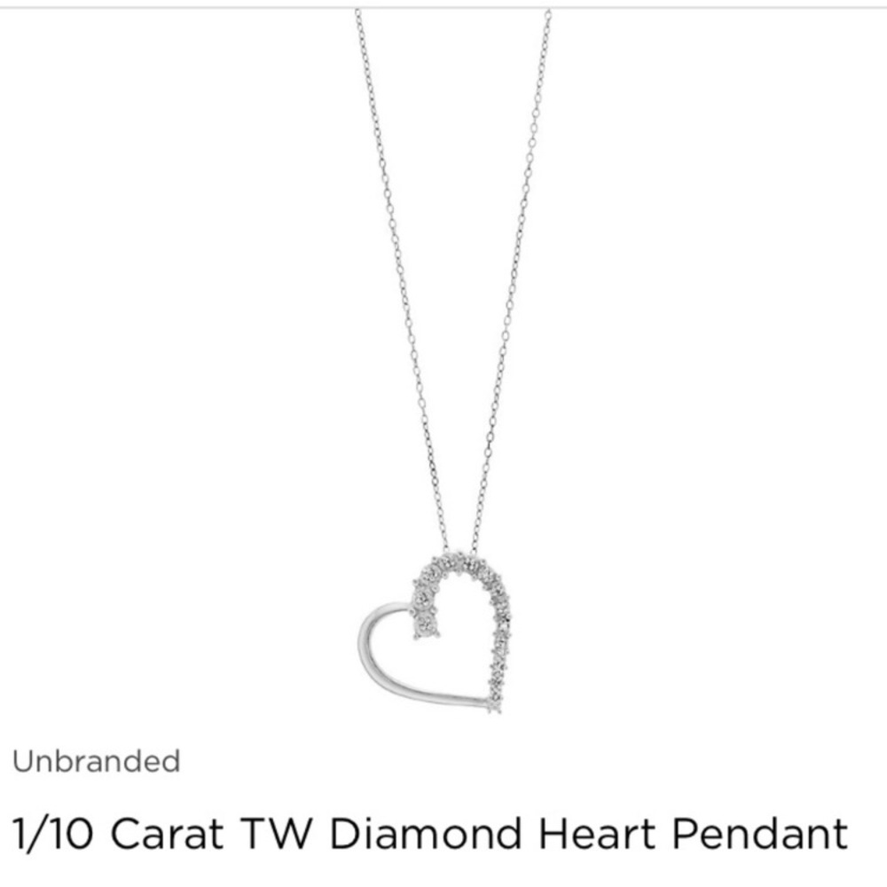 1/10 carat TW Diamond heart pendant necklace